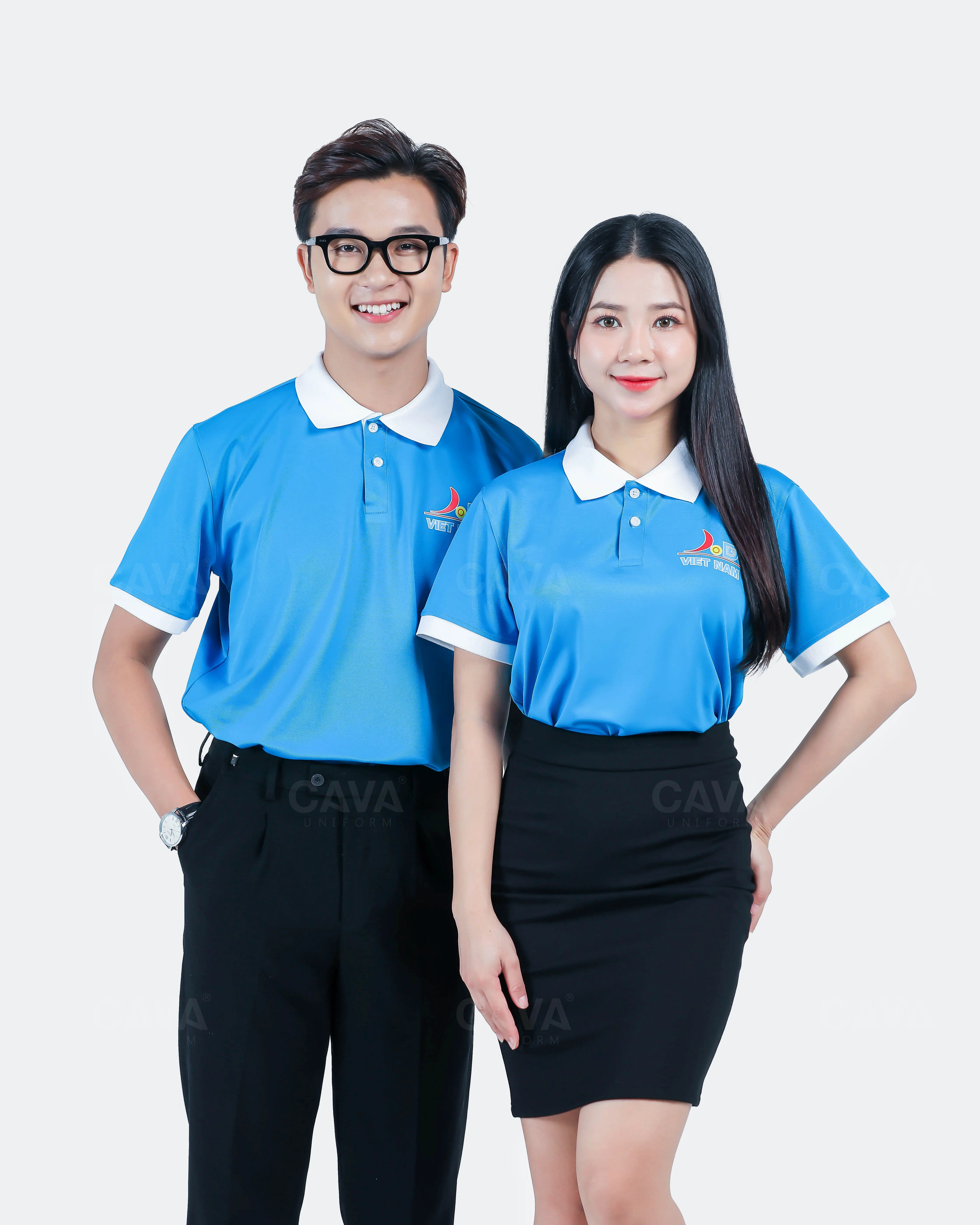 Mẫu đồng phục áo thun Polo Lacoste màu xanh dương Trung tâm du học Văn Lang